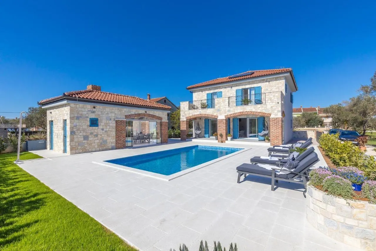 Lovely Villa Batana In Sukosan
