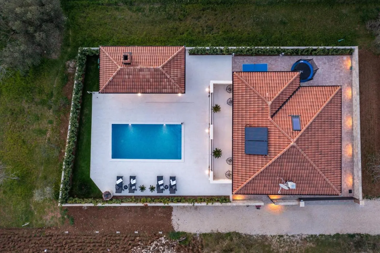 Lovely Villa Batana In Sukosan